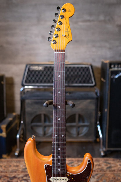 Fender Michael Landau Coma Stratocaster - Coma Red with Vintage-Style Navy Blue Hardshell Case - Demo