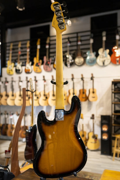Fender Gold Foil Jazz Bass, Ebony Fingerboard, 2-Color Sunburst - Deluxe Gig Bag - Floor Model