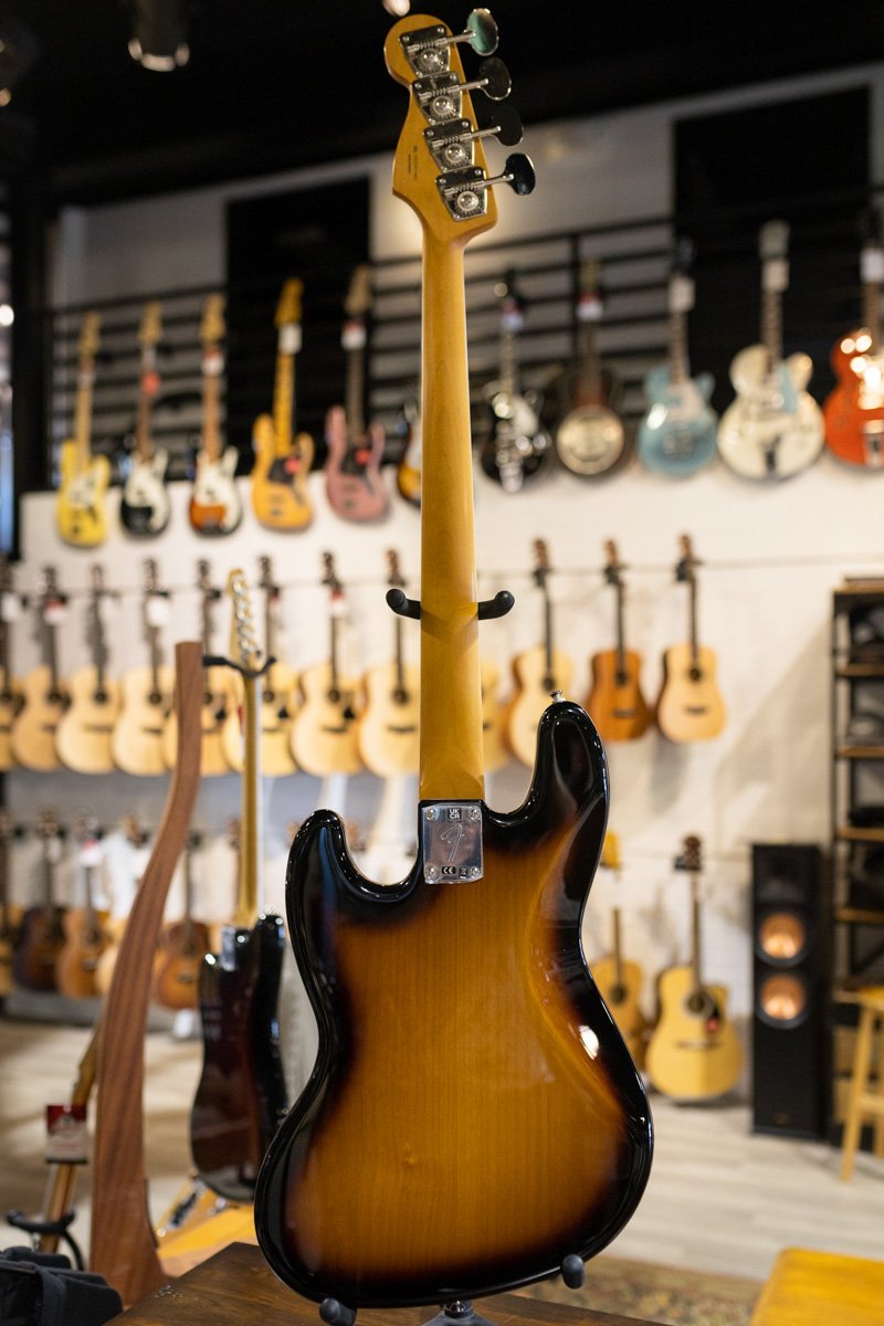 Fender Gold Foil Jazz Bass, Ebony Fingerboard, 2-Color Sunburst - Deluxe Gig Bag - Floor Model Demo