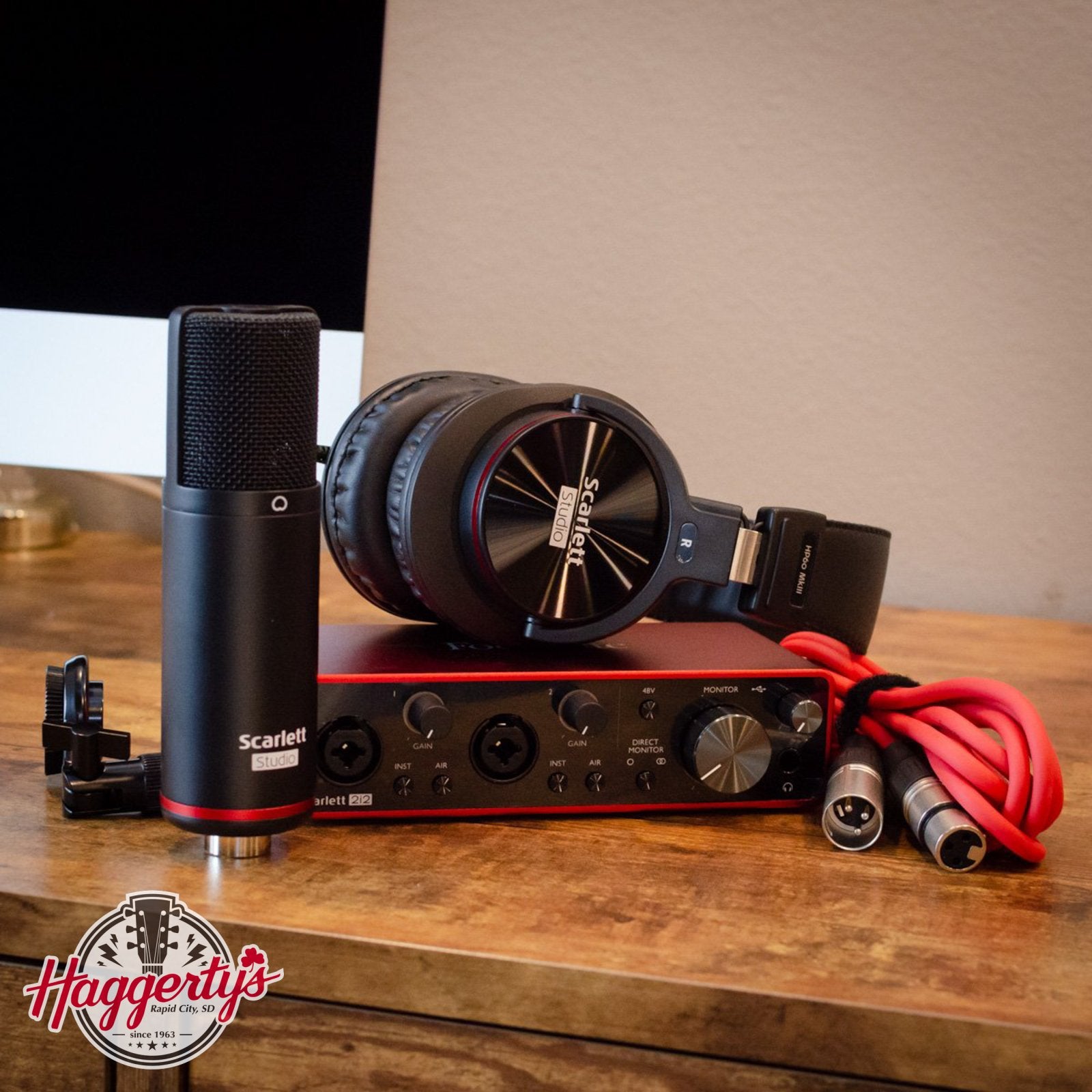Focusrite Scarlett 2i2 Studio 3rd Generation Audio Interface Pack