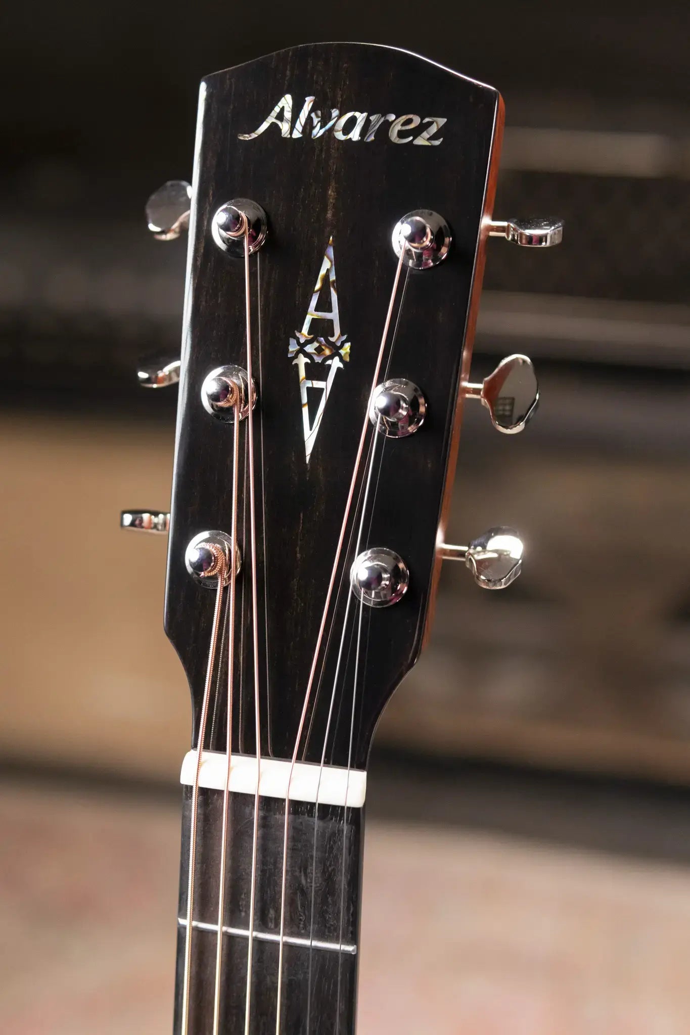 Alvarez LD70e Laureate Dreadnought Acoustic/Electric Guitar - Daybreak with Softshell Case