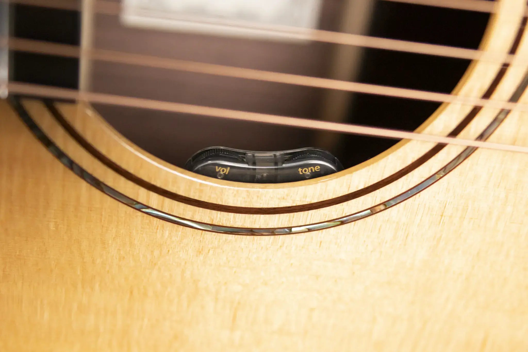 Alvarez LD70e Laureate Dreadnought Acoustic/Electric Guitar - Daybreak with Softshell Case