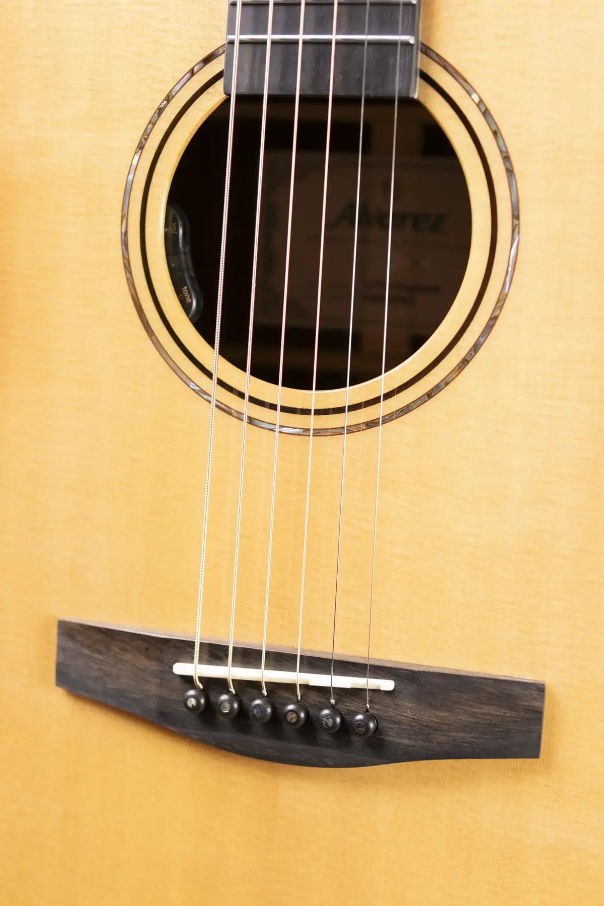 Alvarez LF70e Laureate Folk/OM Acoustic/Electric Guitar - Daybreak with Softshell Case