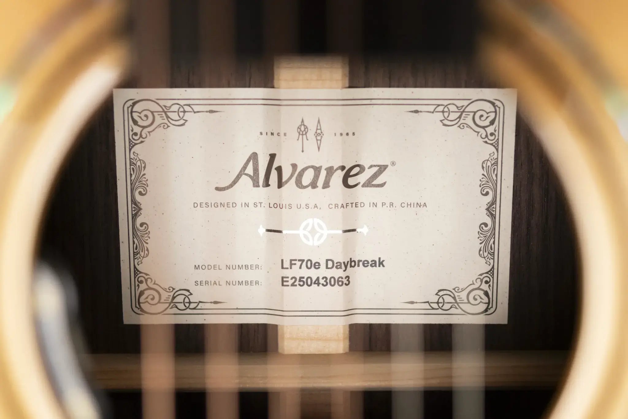 Alvarez LF70e Laureate Folk/OM Acoustic/Electric Guitar - Daybreak with Softshell Case