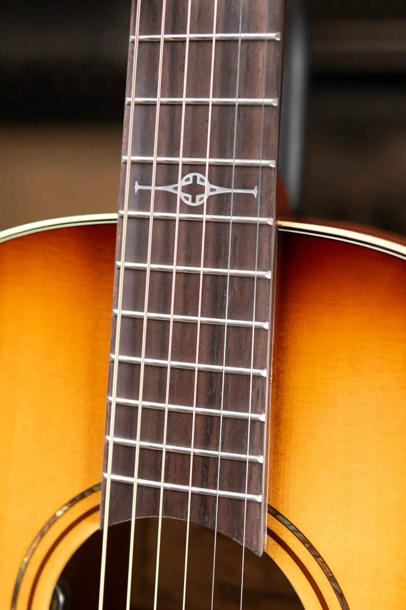 Alvarez Masterworks MP60e Parlor Acoustic/Electric Guitar - Shadowburst with Hardshell Case