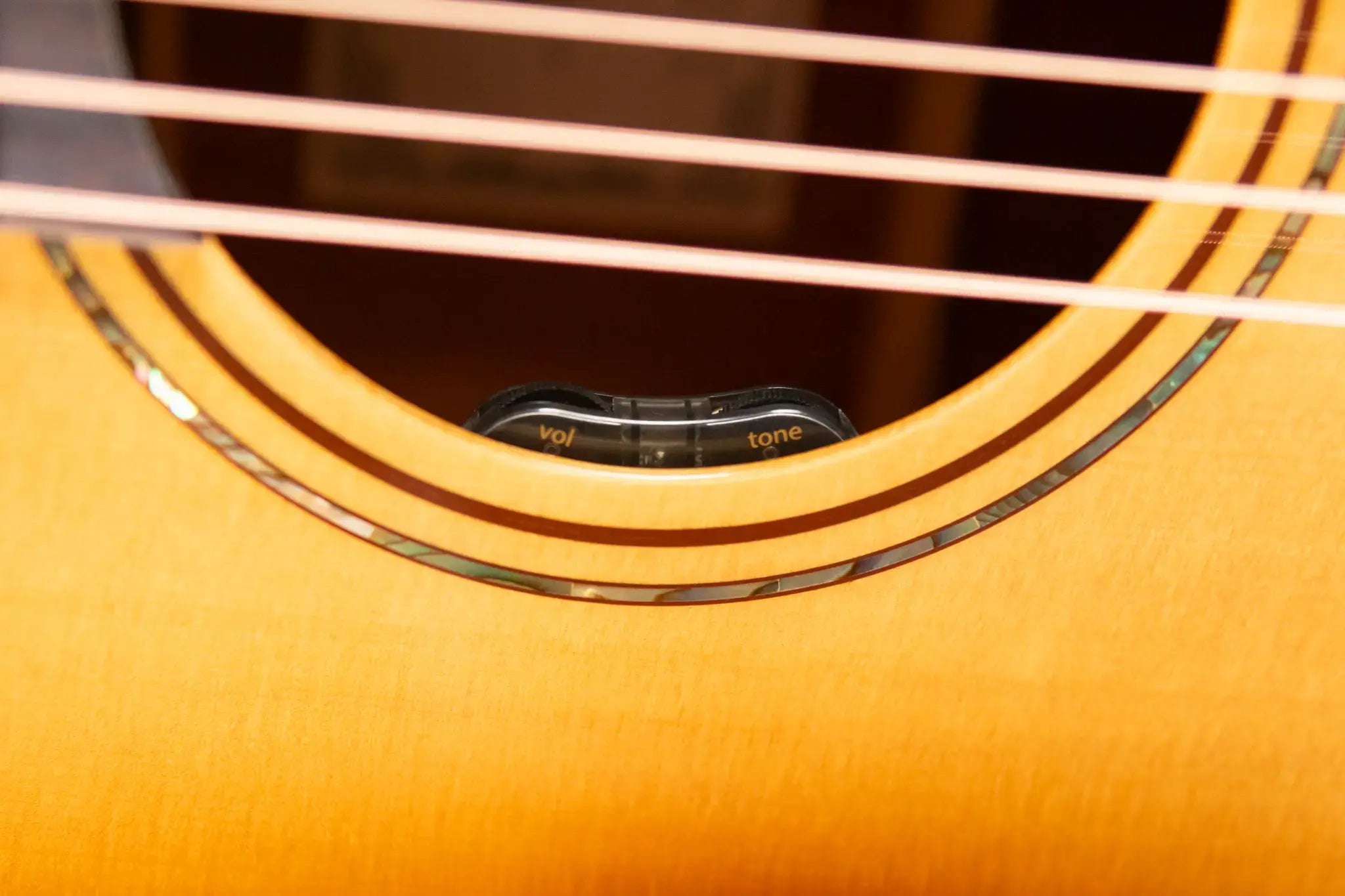 Alvarez Masterworks MP60e Parlor Acoustic/Electric Guitar - Shadowburst with Hardshell Case