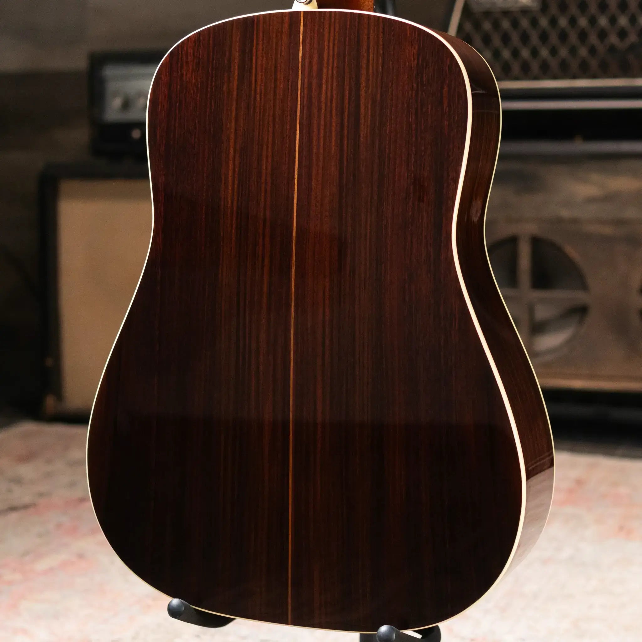 Alvarez Masterworks Round Shoulder 12-Fret Dreadnought Acoustic Guitar - Tobacco Sunburst with Flexicase