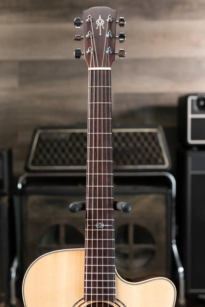 Alvarez Yairi FY70ce Acoustic/Electric Guitar with Hardshell Case