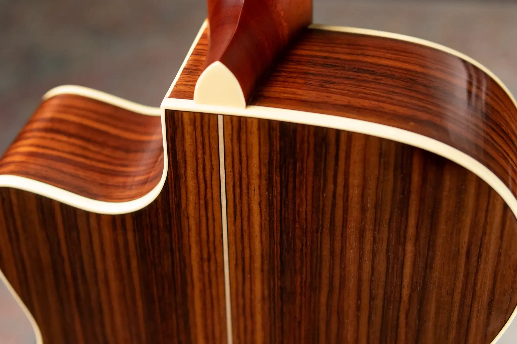 Alvarez Yairi FY70ce Acoustic/Electric Guitar with Hardshell Case