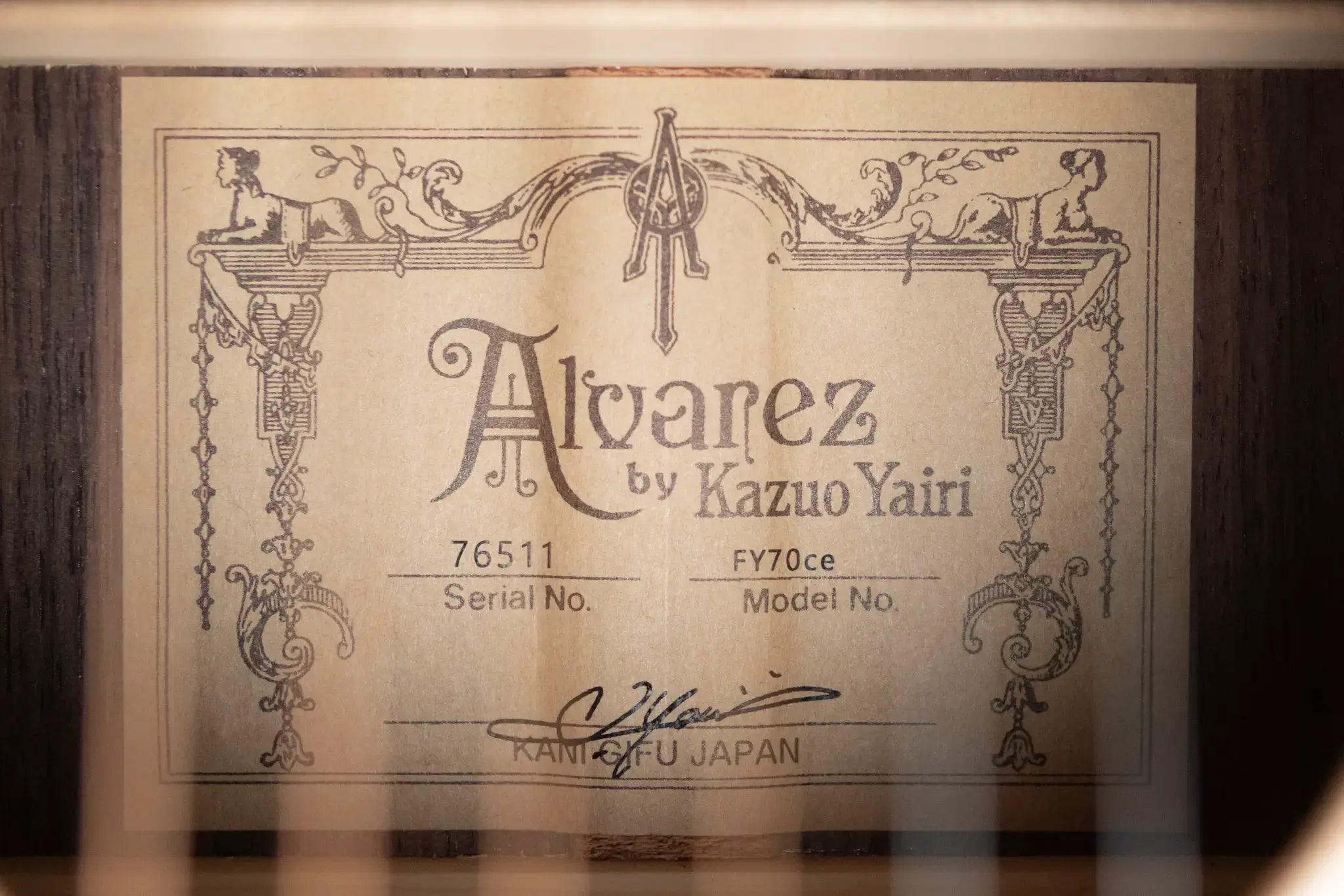 Alvarez Yairi FY70ce Acoustic/Electric Guitar with Hardshell Case