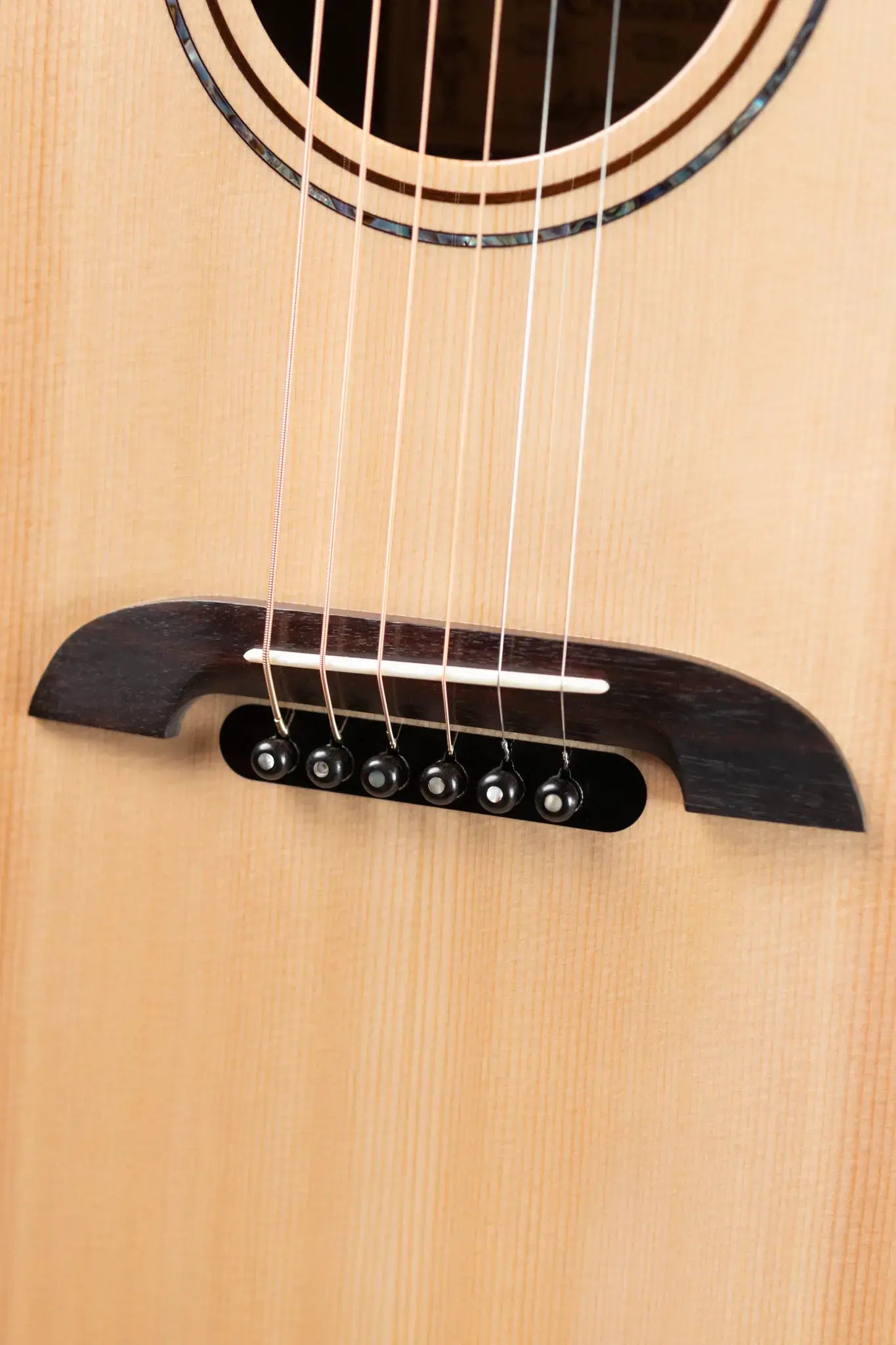 Alvarez Yairi FY70ce Acoustic/Electric Guitar with Hardshell Case