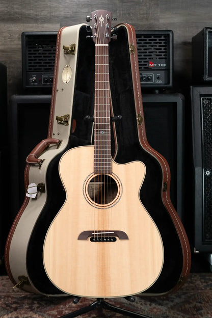 Alvarez Yairi FY70ce Acoustic/Electric Guitar with Hardshell Case