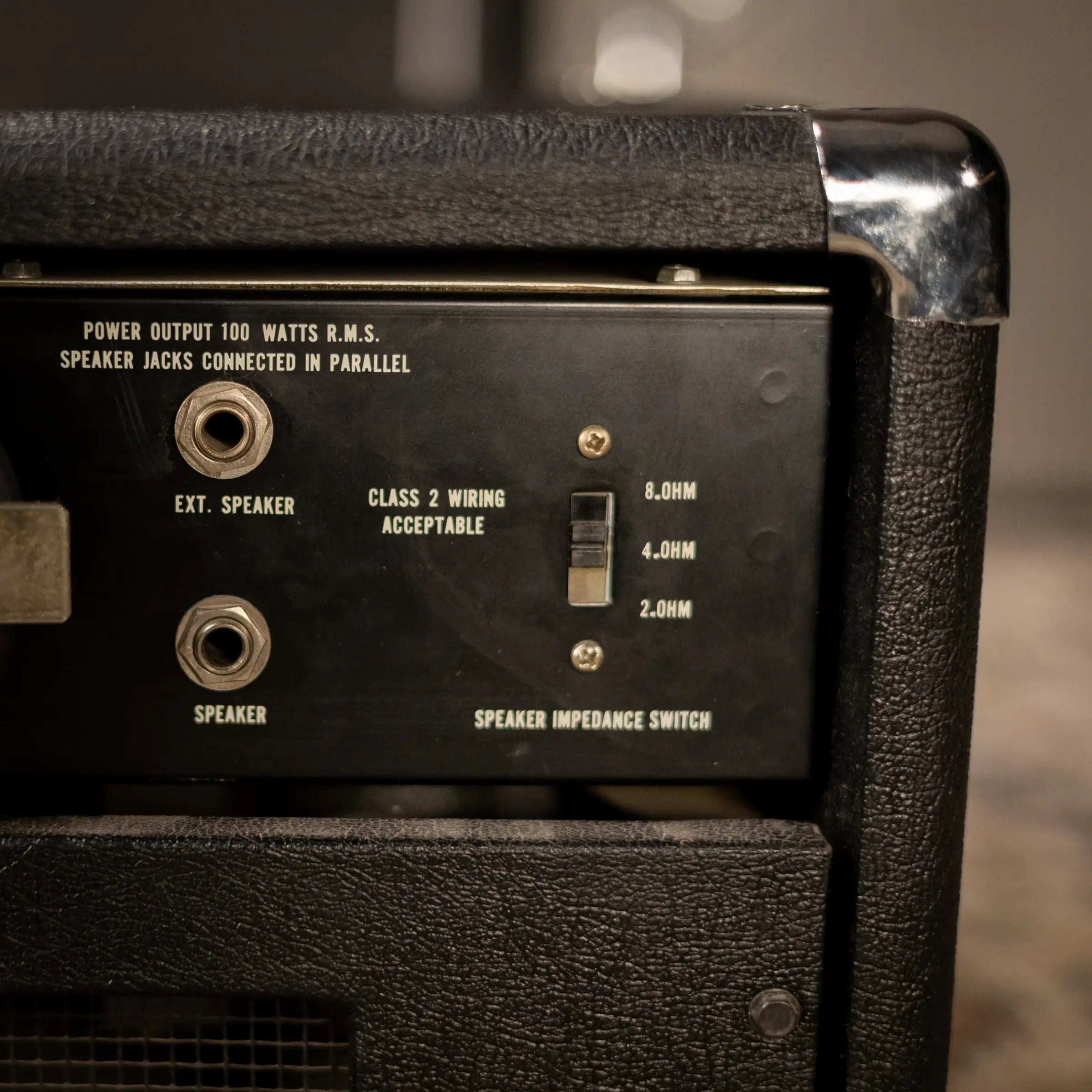 Ampeg V-4B 100W Bass Head - Used