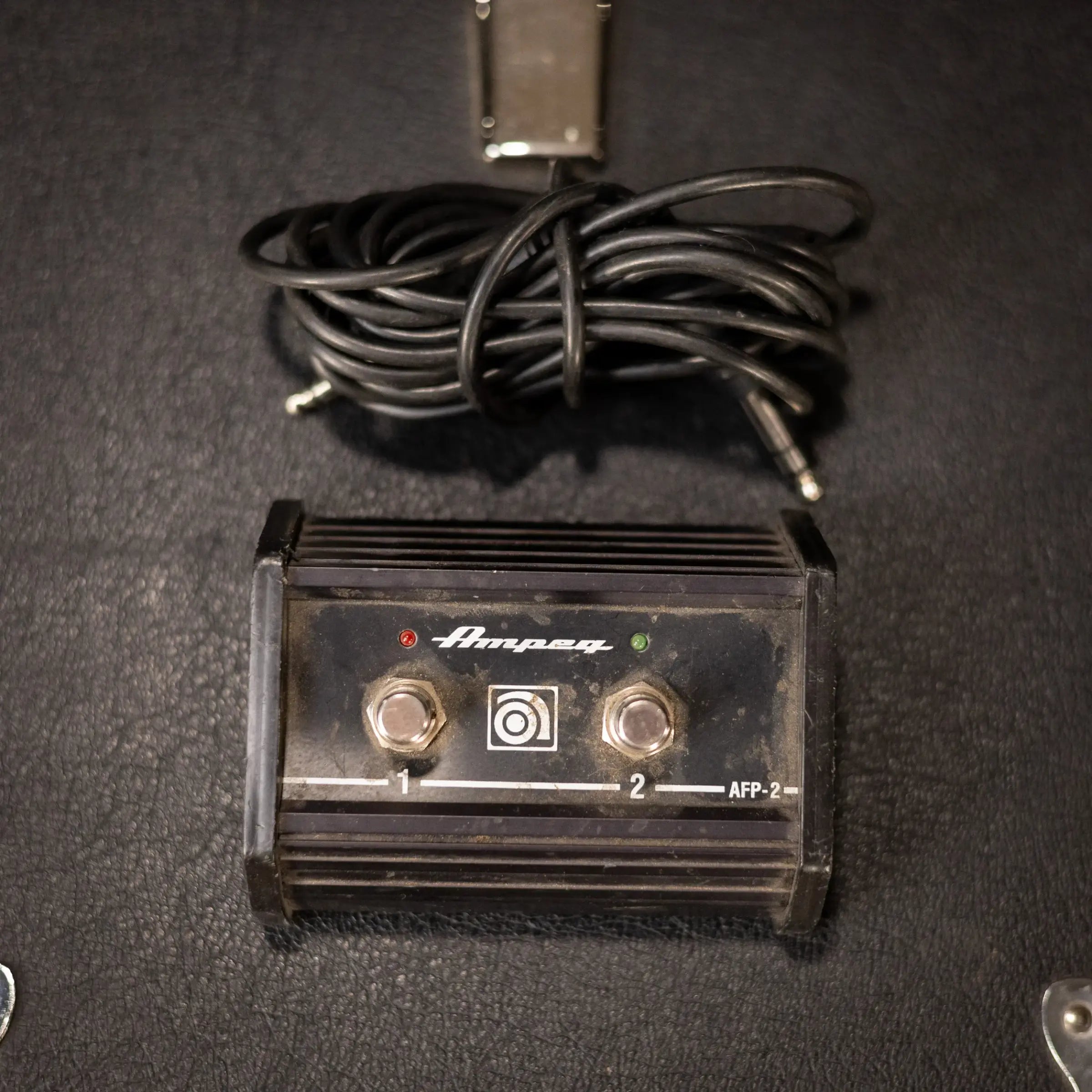 Ampeg V-4B 100W Bass Head - Used