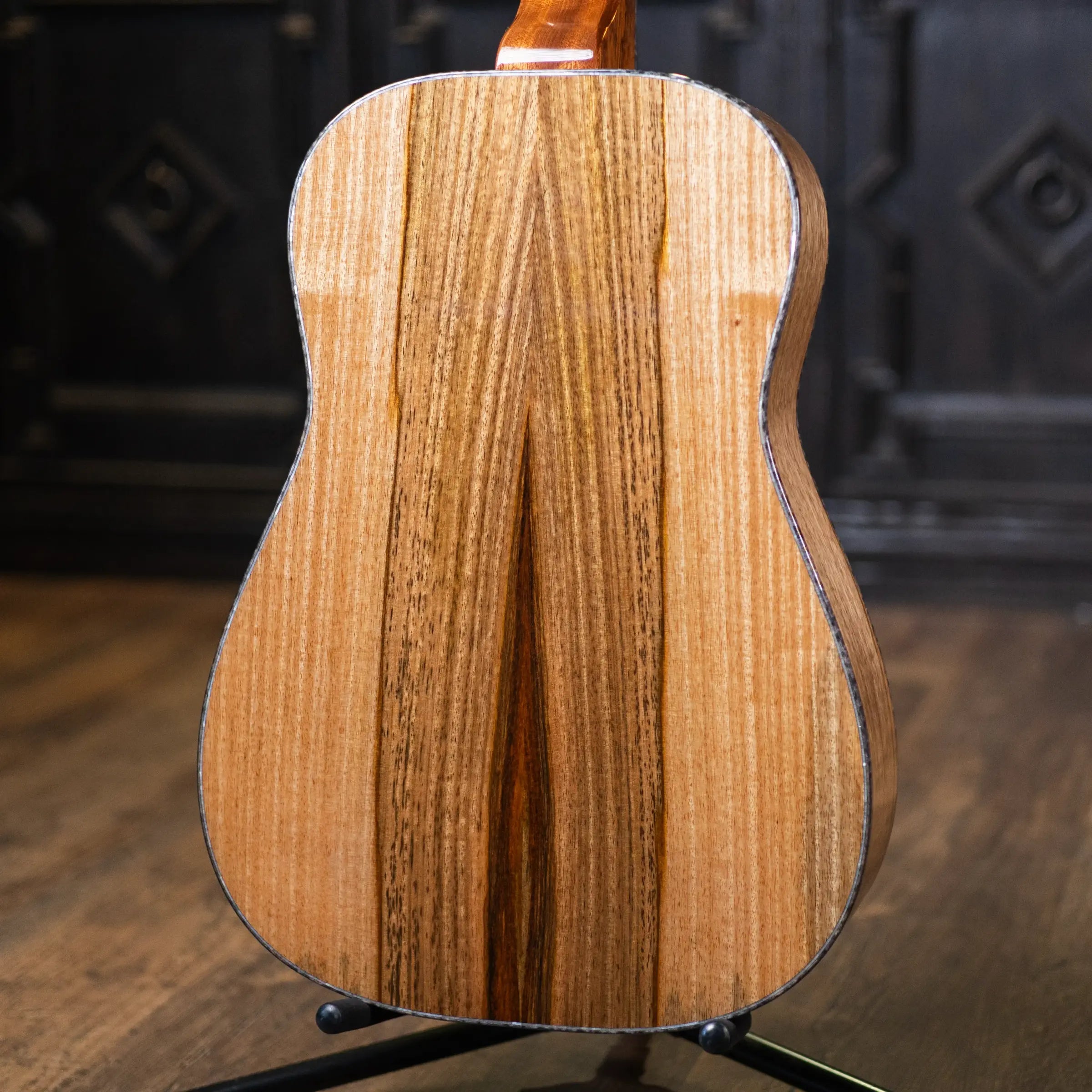 Beard Custom Legacy E Mango/Curly Maple Resonator - Black Ice with Hardshell Case