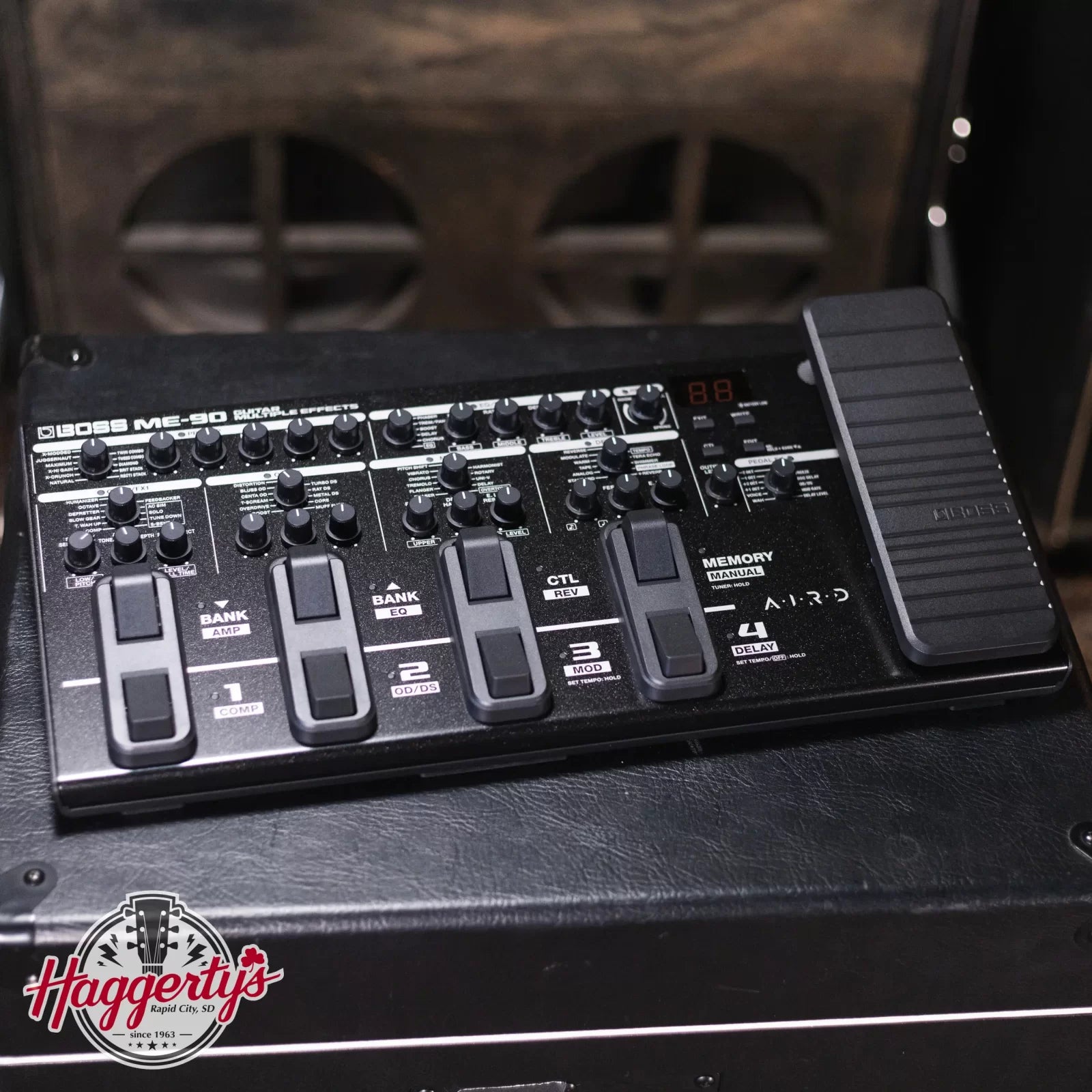 Boss ME-90 Multi-Effects Guitar Processor Pedal Board