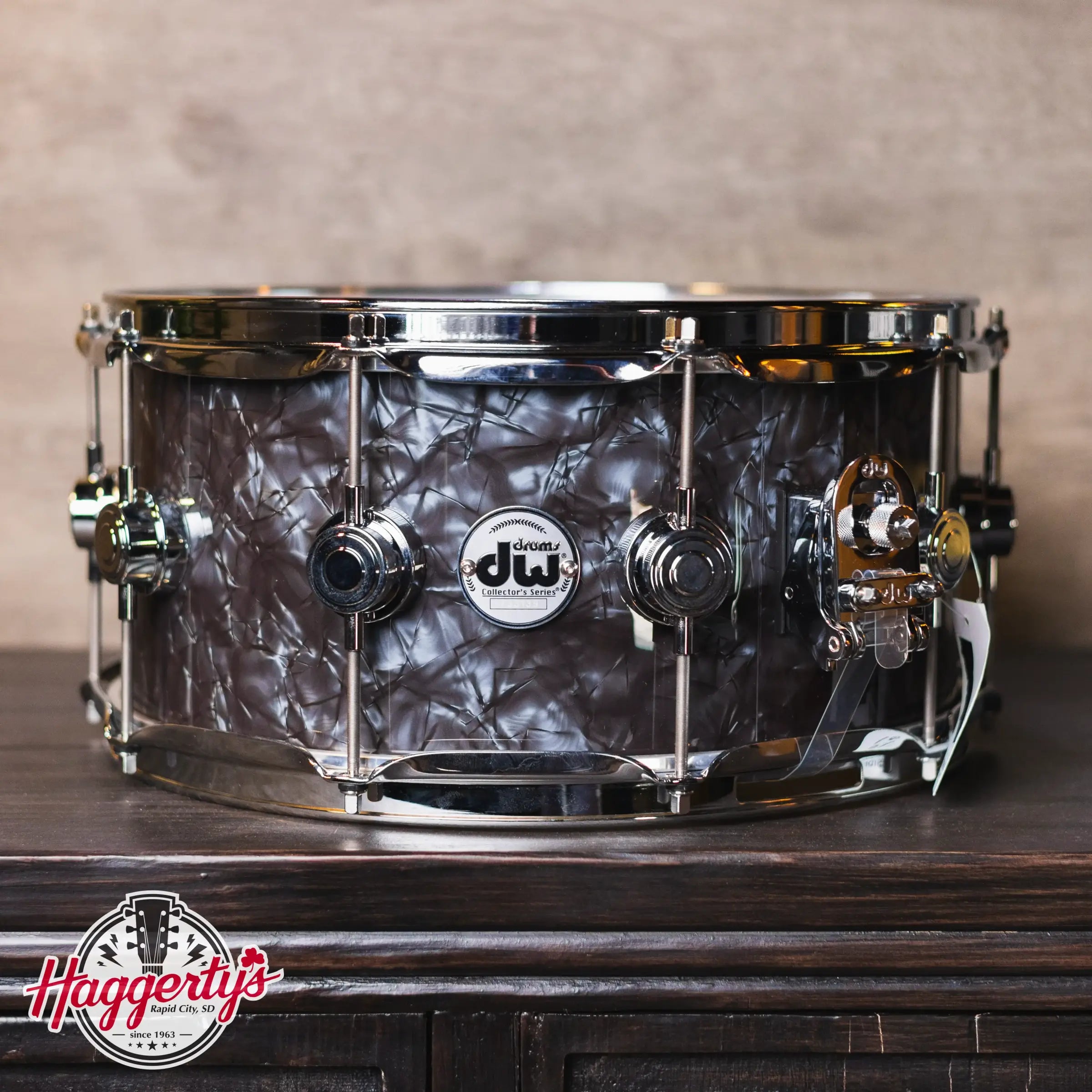 DW Collector’s Series 6.5x14 Maple VLT Snare Drum – Black Diamond, Chrome Hardware