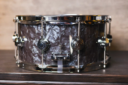 DW Collector’s Series 6.5x14 Maple VLT Snare Drum – Black Diamond, Chrome Hardware