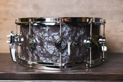 DW Collector’s Series 6.5x14 Maple VLT Snare Drum – Black Diamond, Chrome Hardware