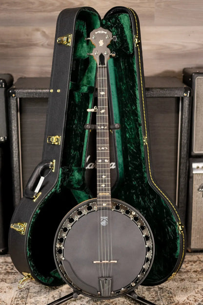 Deering Boston 5-String Banjo - Natural Blond Curly Maple with Hardshell Case
