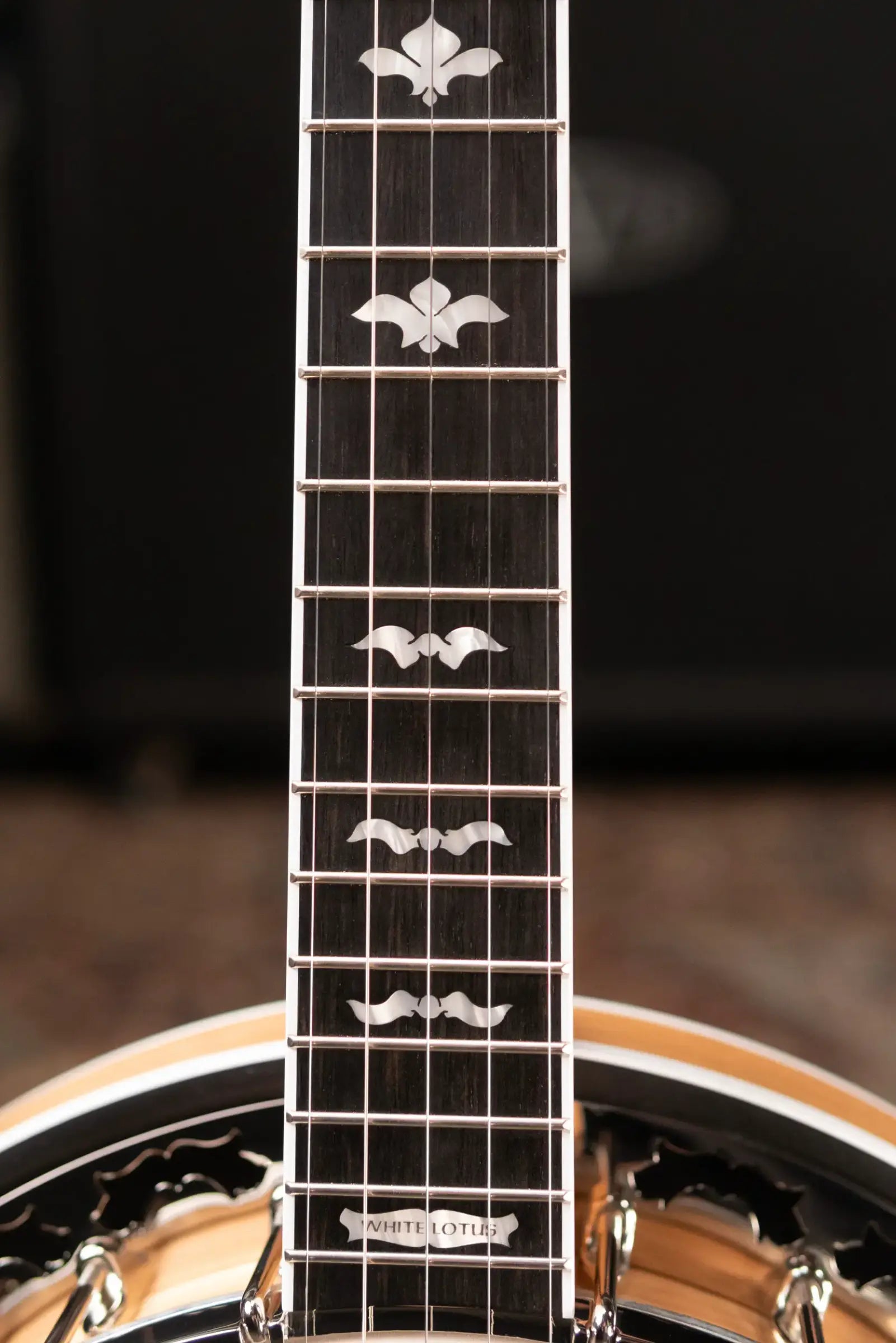 Deering White Lotus 5-String Banjo with Hardshell Case