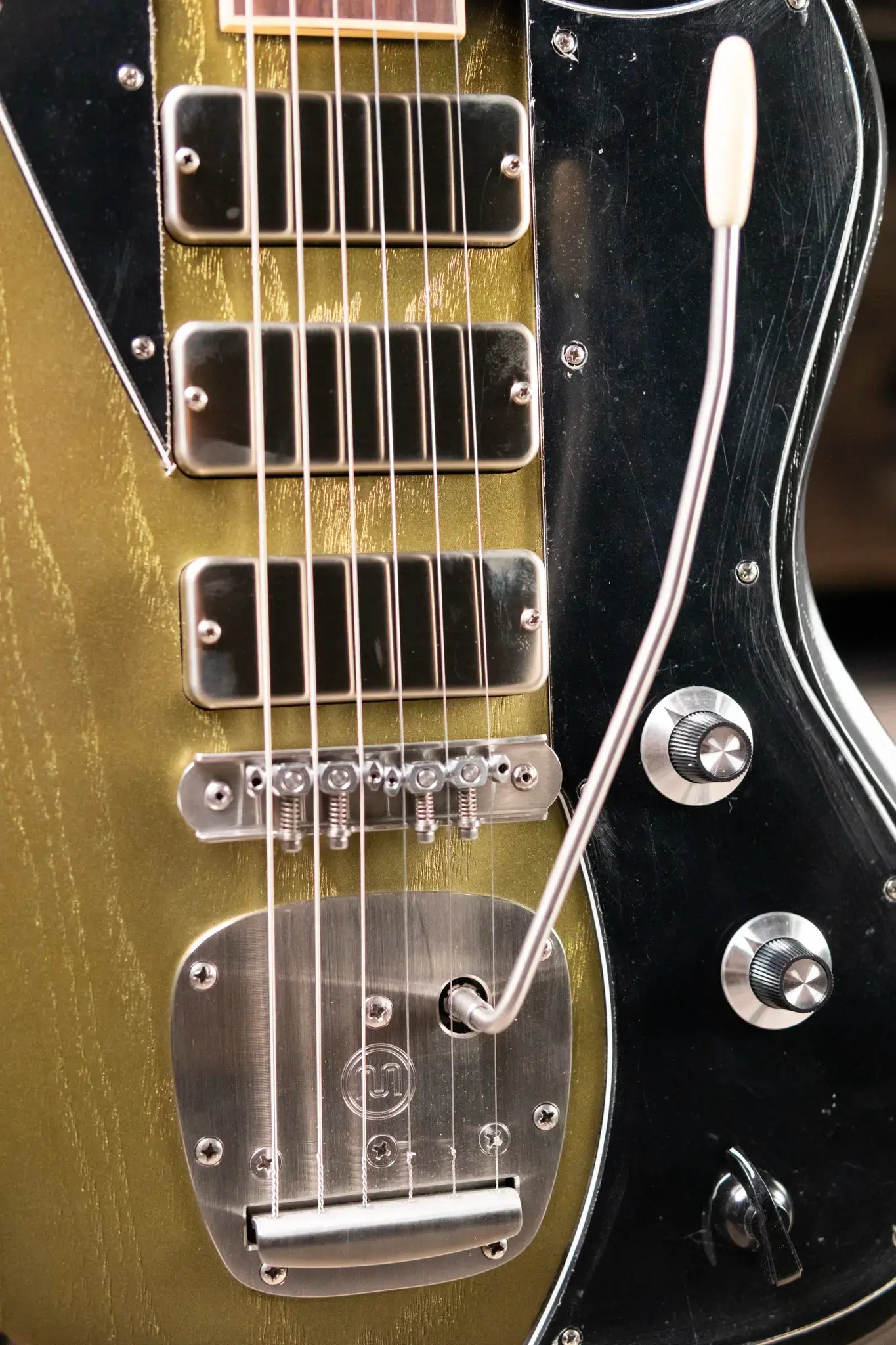 Dunable Custom Yeti Swervemeister Electric Guitar - Antique Silverburst with Hardshell Case