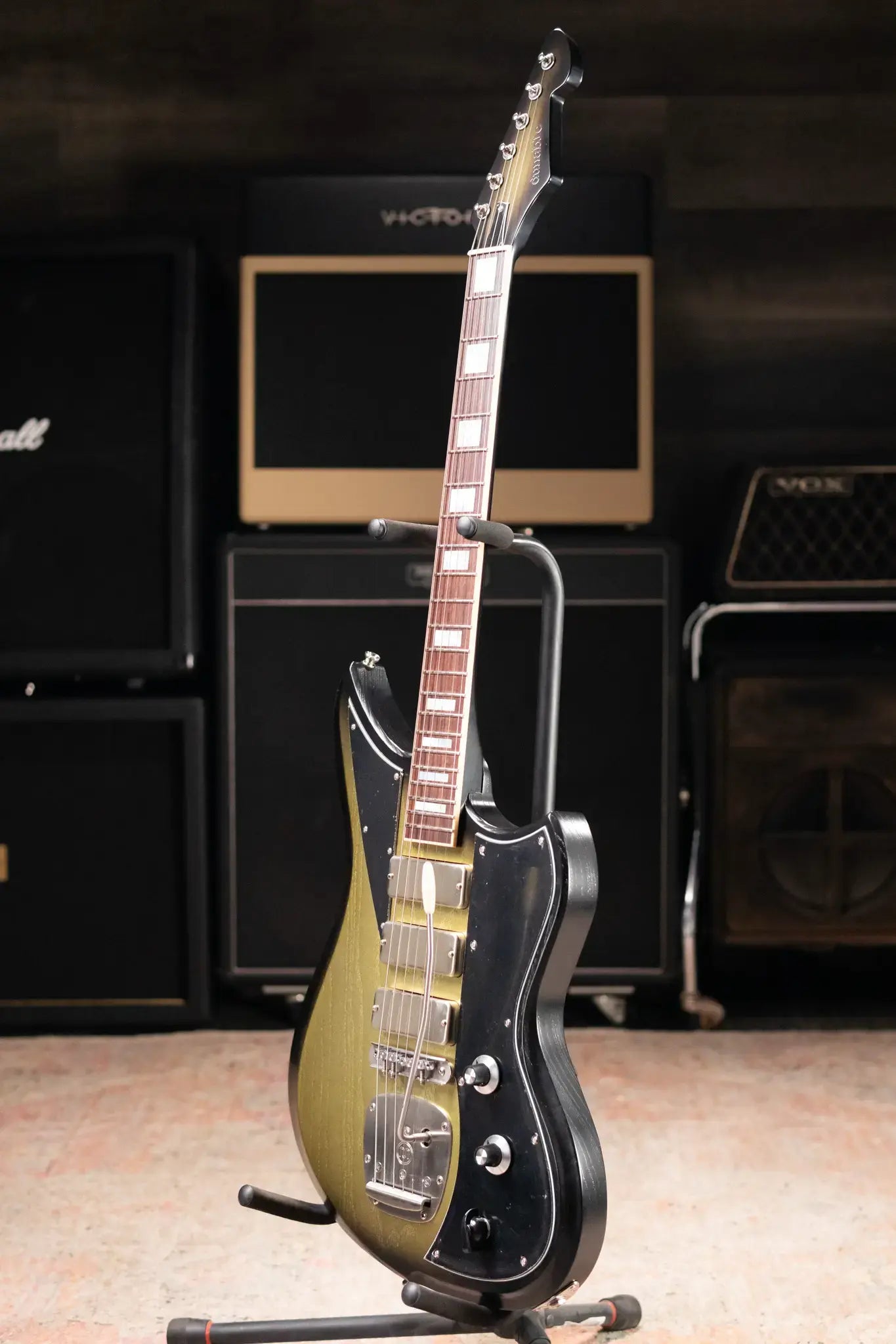 Dunable Custom Yeti Swervemeister Electric Guitar - Antique Silverburst with Hardshell Case