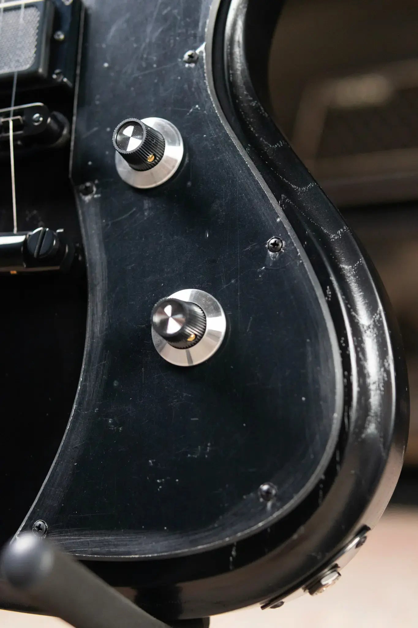 Dunable USA Custom Shop Yeti Electric Guitar - Black with Hardshell Case