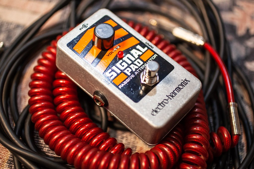 Electro-Harmonix Nano Signal Pad Attenuator - Guitar Effects Pedal