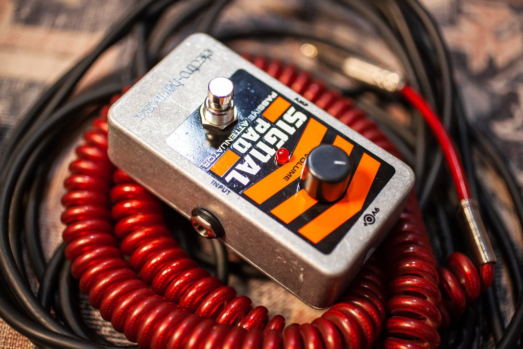 Electro-Harmonix Nano Signal Pad Attenuator - Guitar Effects Pedal