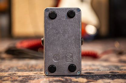 Electro-Harmonix Nano Signal Pad Attenuator - Guitar Effects Pedal