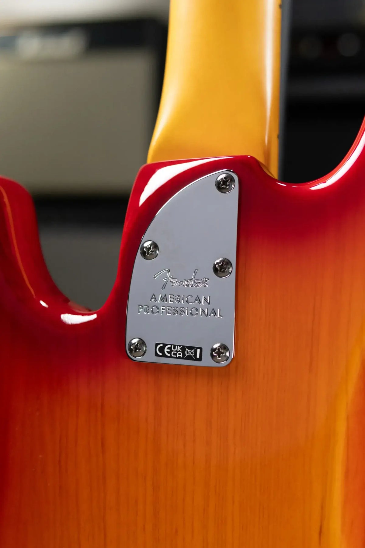 Fender American Professional Precision Bass - Aged Cherry Burst with Hardshell Case