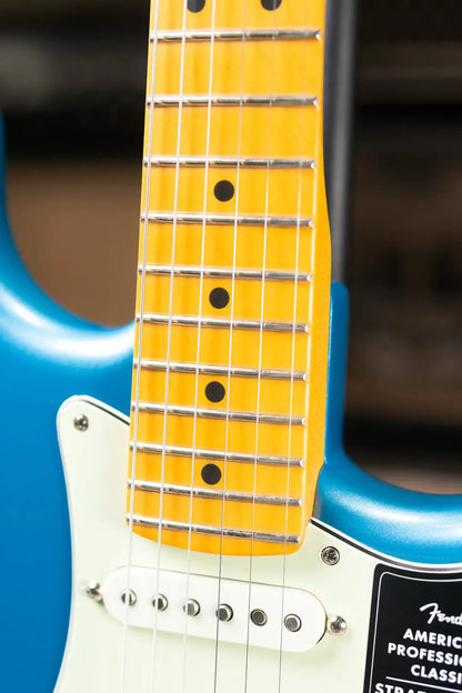 Fender American Professional Classic Stratocaster Electric Guitar - Faded Lake Placid Blue with Gig Bag