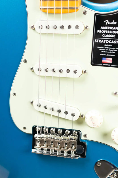 Fender American Professional Classic Stratocaster Electric Guitar - Faded Lake Placid Blue with Gig Bag