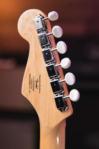 Squier Fender X Hello Kitty White Stratocaster with Gig Bag