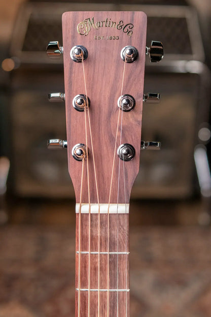 Martin 00-10E Special Acoustic/Electric with Gig Bag - Demo