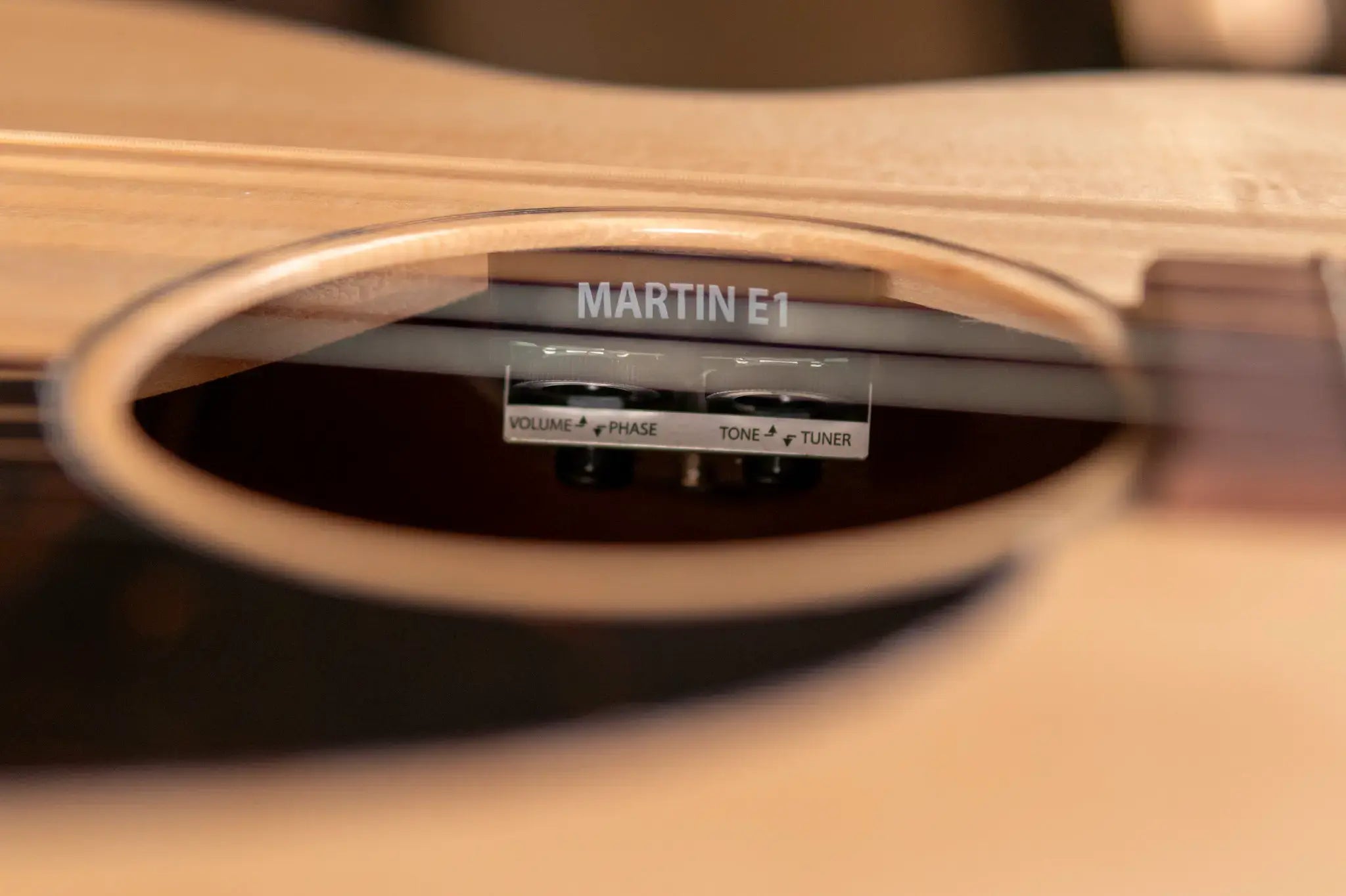 Martin 00-10E Special Acoustic/Electric with Gig Bag