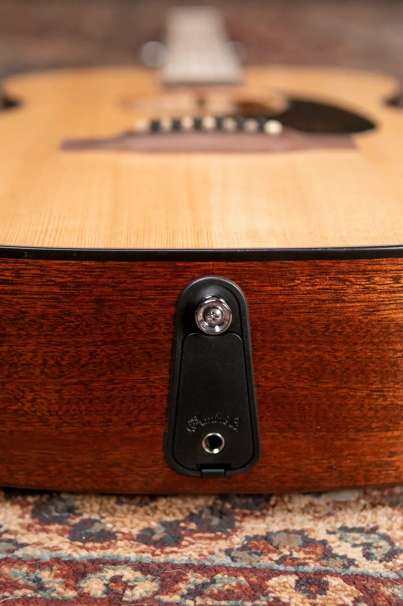 Martin 00-10E Special Acoustic/Electric with Gig Bag