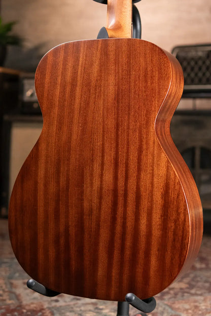 Martin 00-10E Special Acoustic/Electric with Gig Bag