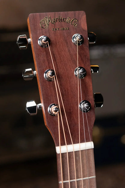 Martin 00-10E Special Acoustic/Electric with Gig Bag