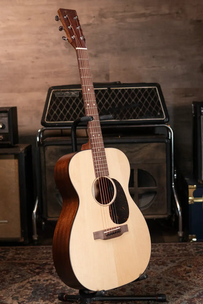 Martin 00-10E Special Acoustic/Electric with Gig Bag