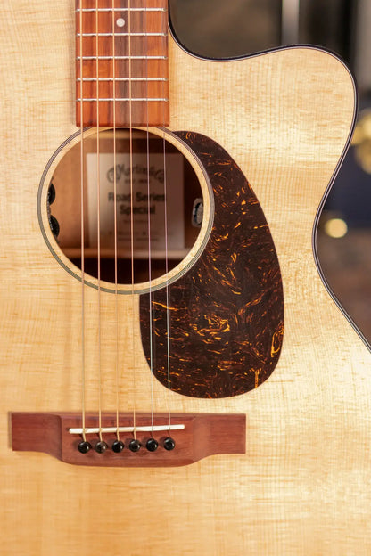 Martin OMC-10E Acoustic/Electric with Gig Bag