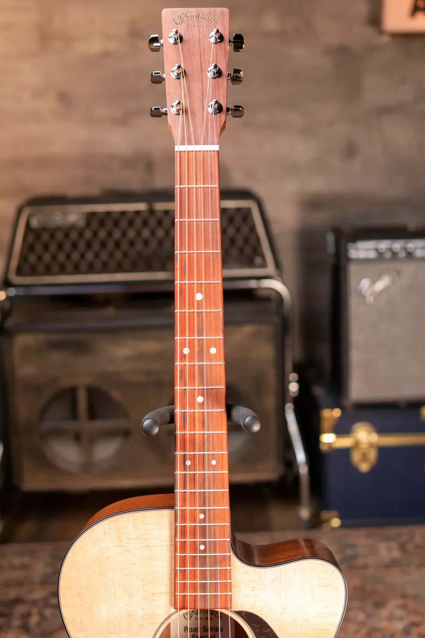 Martin OMC-10E Acoustic/Electric with Gig Bag