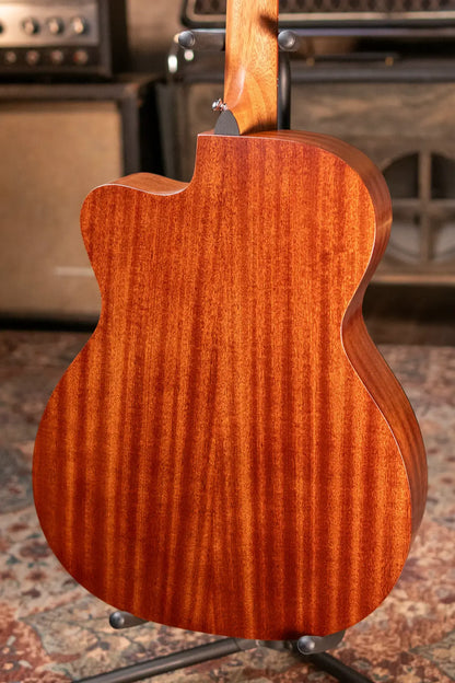 Martin OMC-10E Acoustic/Electric with Gig Bag