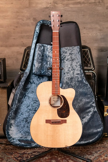 Martin OMC-10E Acoustic/Electric with Gig Bag
