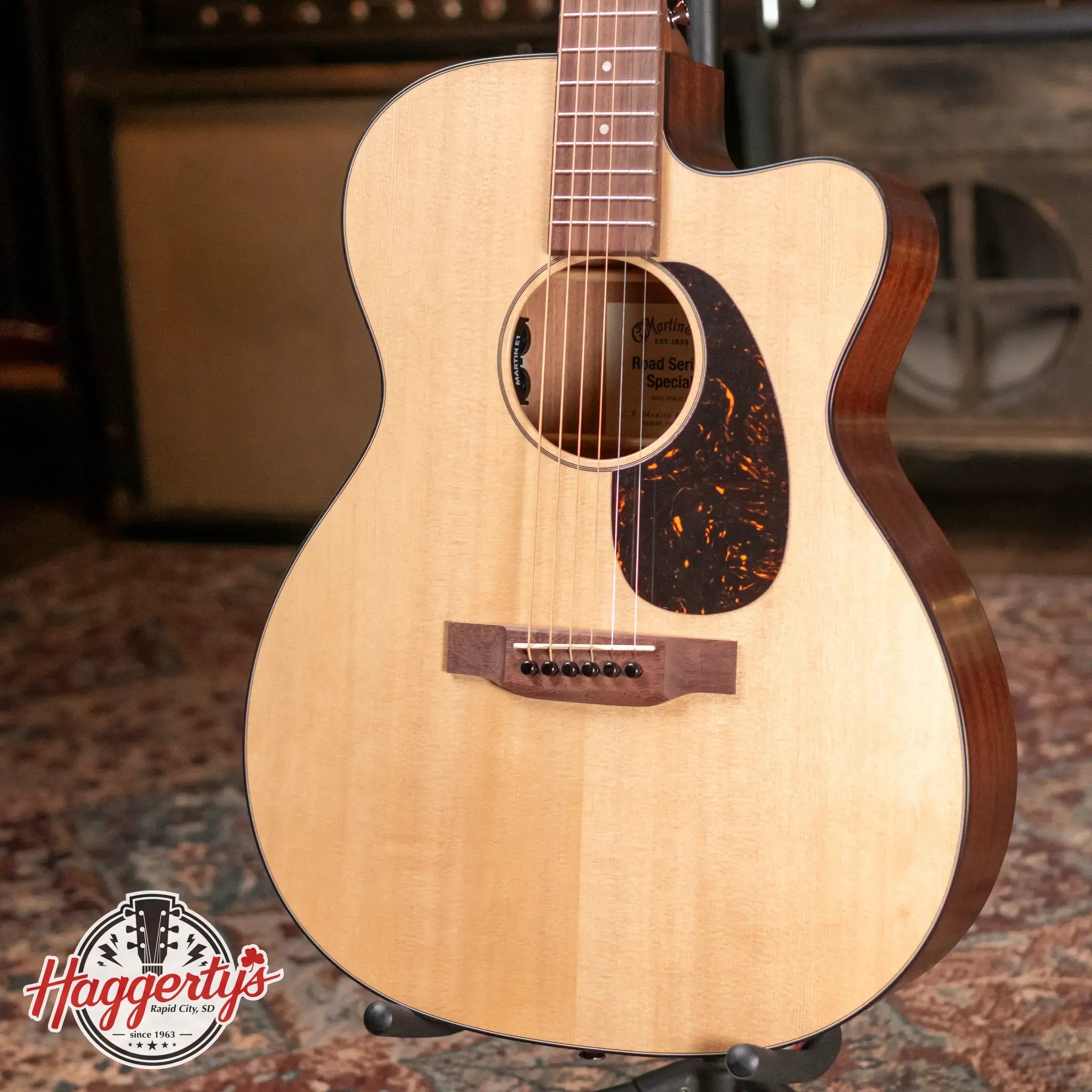 Martin OMC-10E Acoustic/Electric with Gig Bag