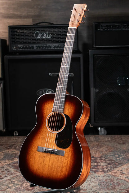 Martin 00DB Jeff Tweedy Signature Acoustic Guitar with Hardshell Case