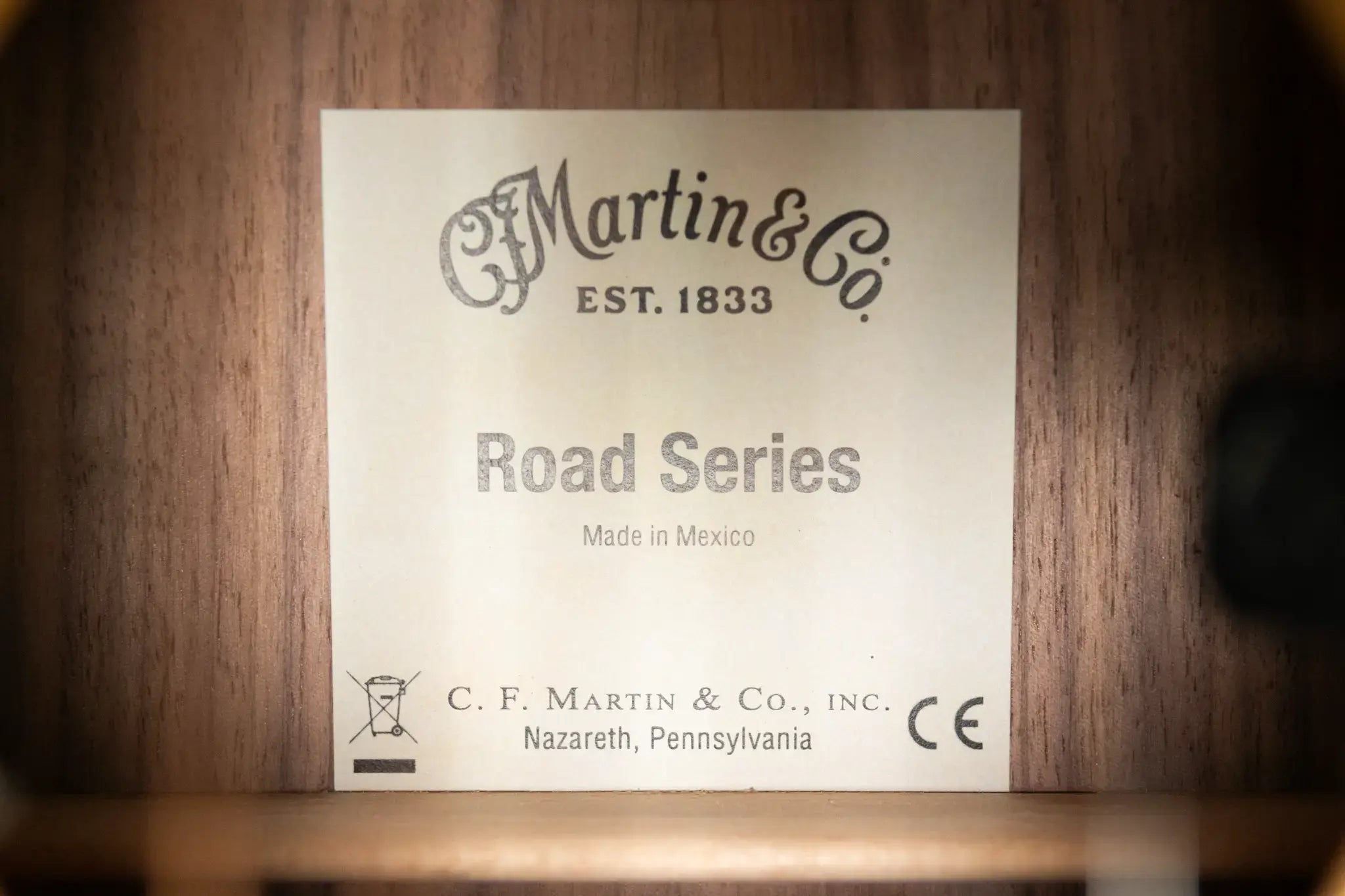 Martin 000-13E Retro Acoustic/Electric Guitar - Spruce/Walnut with Gig Bag