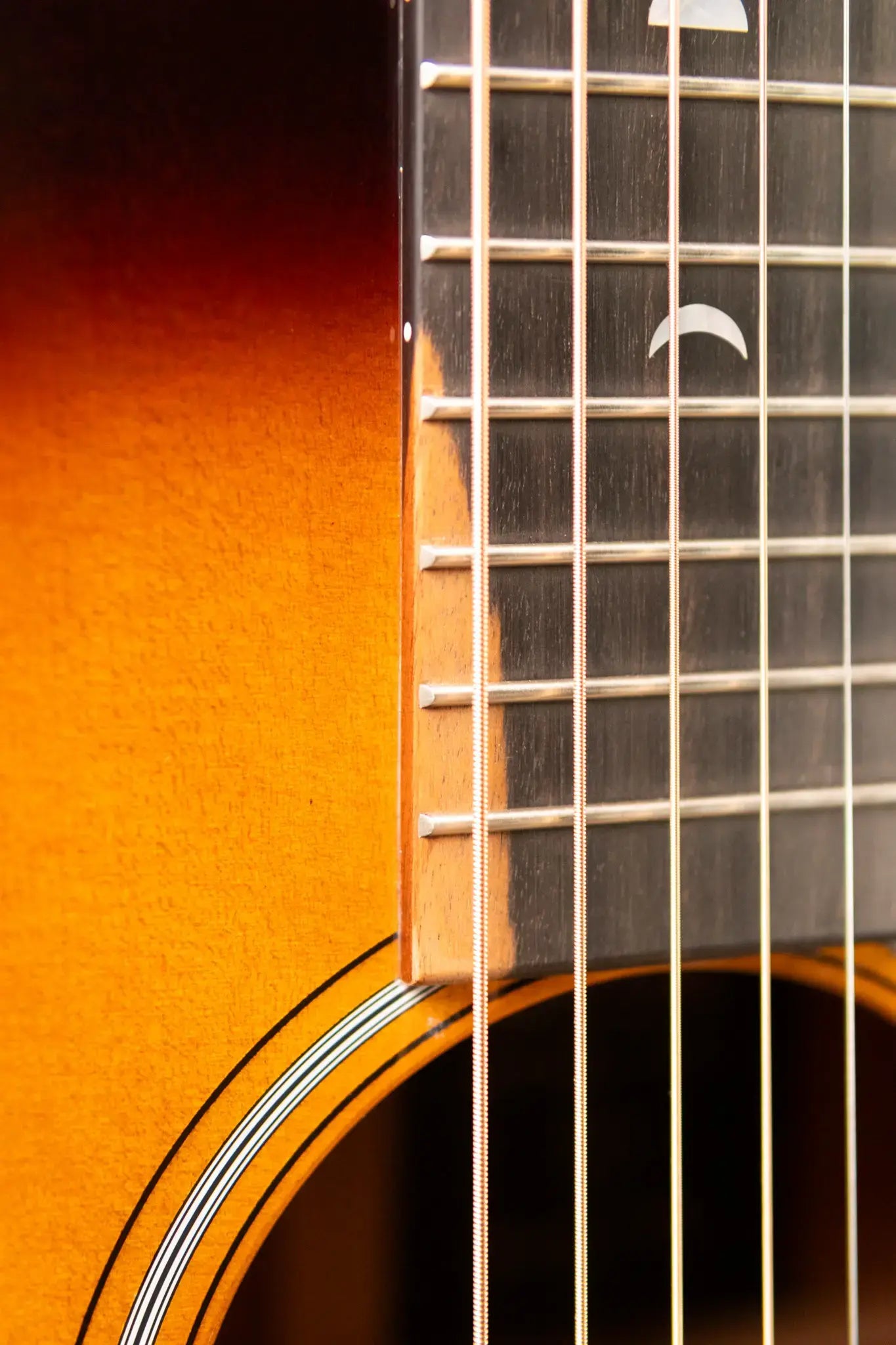 Martin D-18 Molly Tuttle Signature Acoustic Guitar - Vintage Sunburst with Hardshell Case