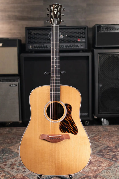 Taylor Gold Label 710e Dreadnought Acoustic/Electric Guitar with Hardshell Case
